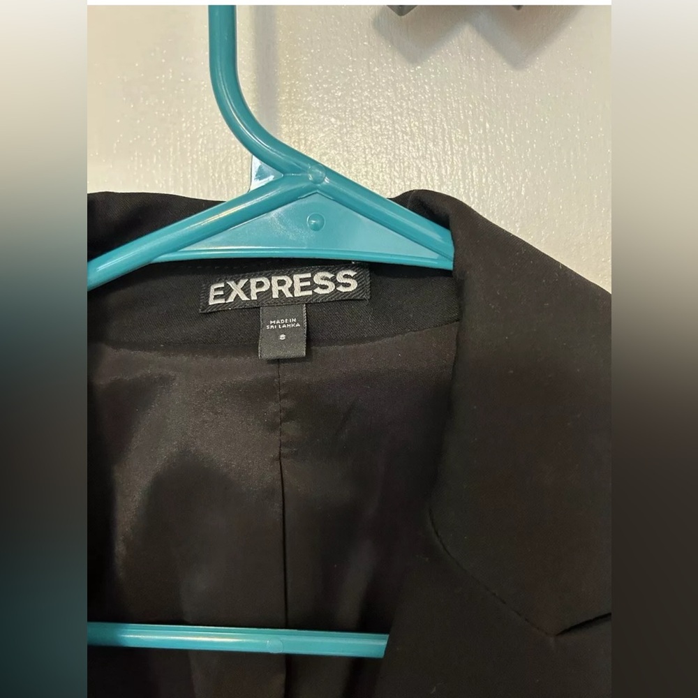 Express 2 piece suit, Black Jacket size 8, Skirt Size 12 - Picture 3 of 8